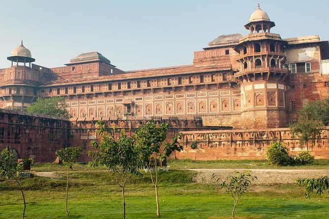 Overnight Luxury Tour of Tajmahal With Jaipur Including Transport and Hotel - Wheelchair Accessibility