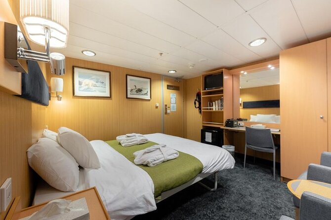 Overnight Northern Lights and Whale Safari - Meeting Point and Itinerary