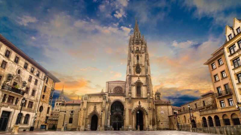 Oviedo: Cathedral Guided Tour - Tour Highlights