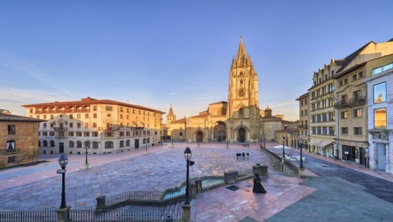 Oviedo: Guided Tour in Oviedo and Cathedral With Tickets - Cancellation Policy