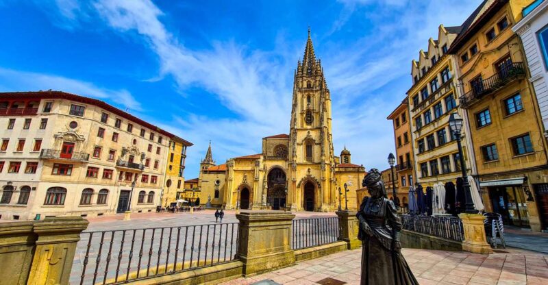 Oviedo: Guided Tour of the Cathedral - Highlights
