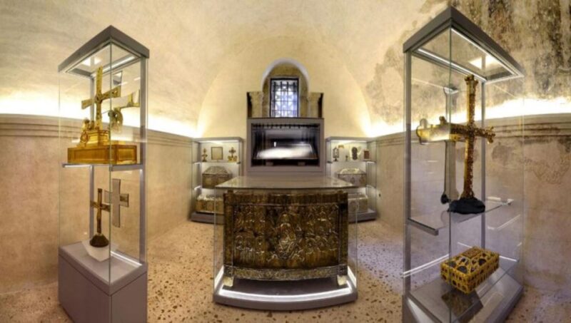 Oviedo: Guided Tour of the Cathedral With Tickets - Key Points
