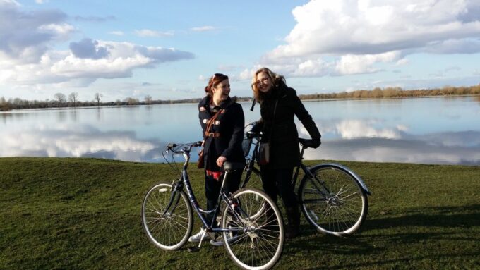 Oxford: City Bike Tour With Student Guide - Discovering Parks and Pubs