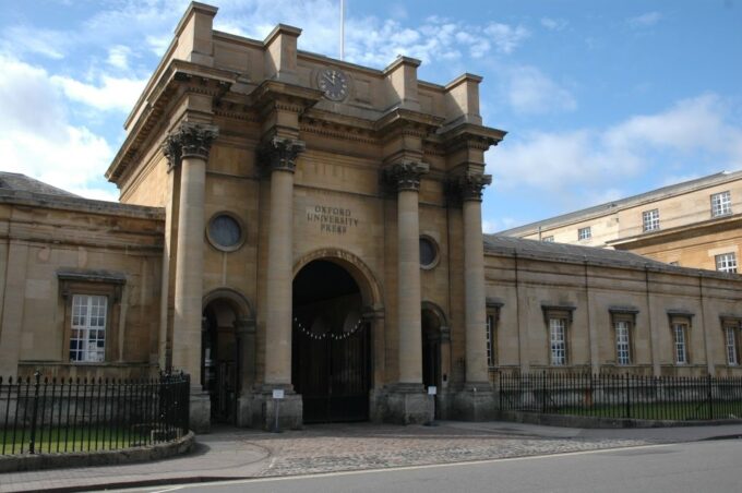 Oxford: City Bike Tour With Student Guide - Booking and Cancellation Policy
