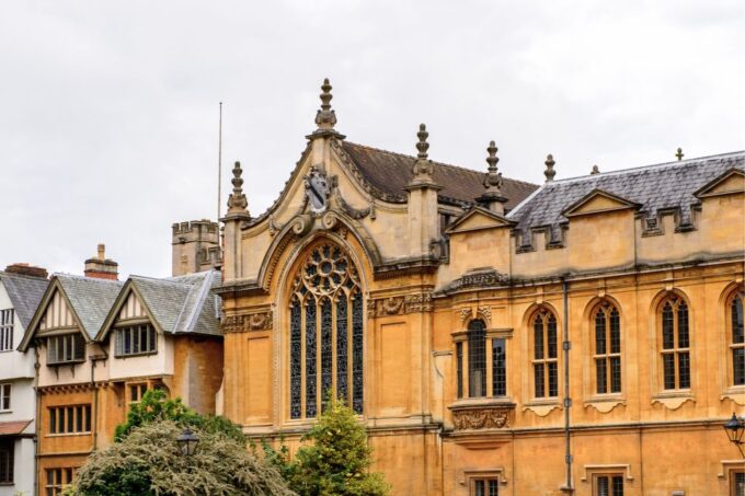 Oxford: City Exploration Game and Tour - Unlocking Destinations