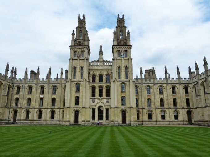 Oxford Cotswold Shakespeare Private Tour Including Tickets - Oxford Walking Tour