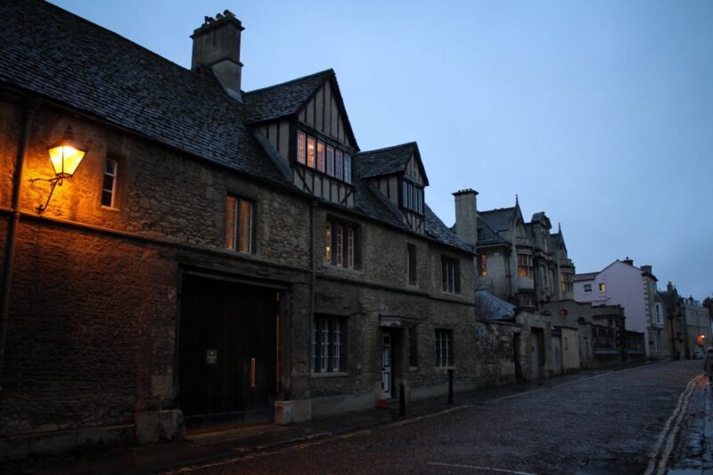Oxford: Official “Haunted Oxford” Ghost Tour - Discovering the Haunted City