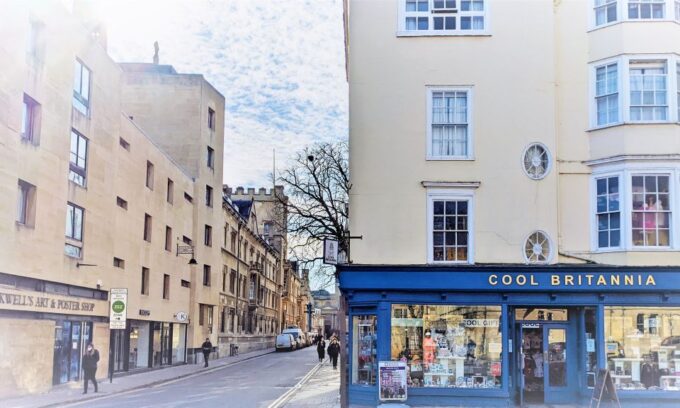Oxford: Official University and City Walking Tour - Christ Church Meadows