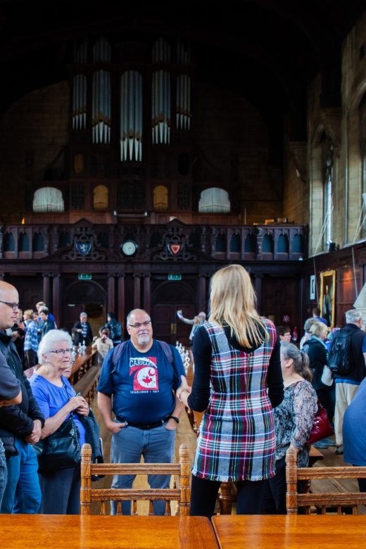 Oxford: Private Walking Tour With University Alumni Guide - Guide Expertise