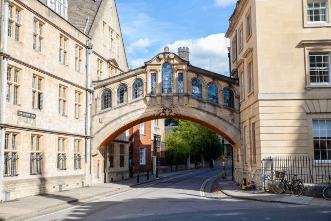 Oxford: Private Walking Tour With University Alumni Guide - Meeting Point and Start Time