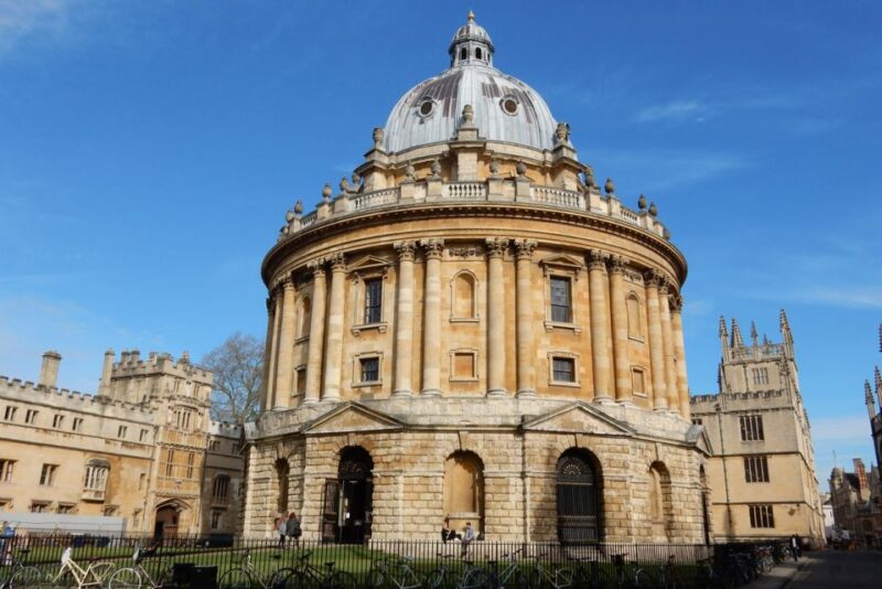 Oxford: Quirky Self-Guided Smartphone Heritage Walks - Key Points