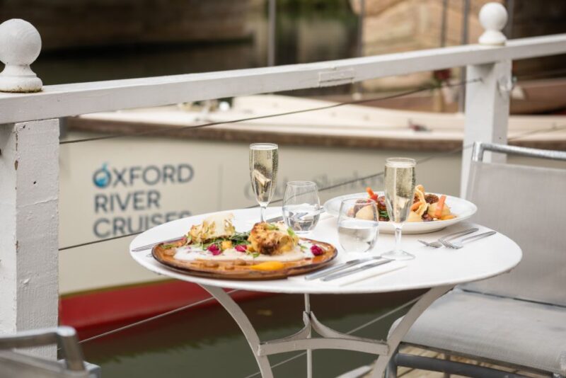 Oxford: River Cruise and 6-Course Tasting at The Folly - Picturesque Sights Along the Way