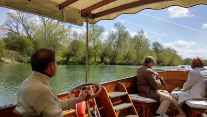 Oxford: River Cruise and Walking Tour to Iffley Village - Return to Oxford