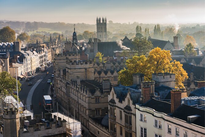 Oxford Scavenger Hunt and Highlights Self-Guided Tour - Exploring Oxfords Landmarks
