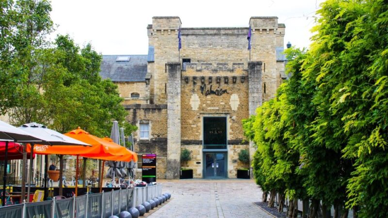Oxford: Self Guided City Walk and Interactive Treasure Hunt - Key Points