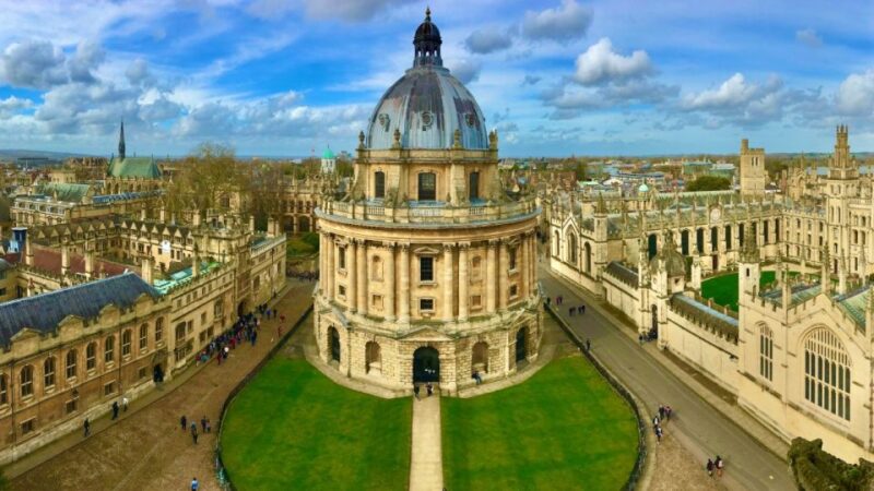 Oxford: Self Guided City Walk and Interactive Treasure Hunt - Learning Fun Facts