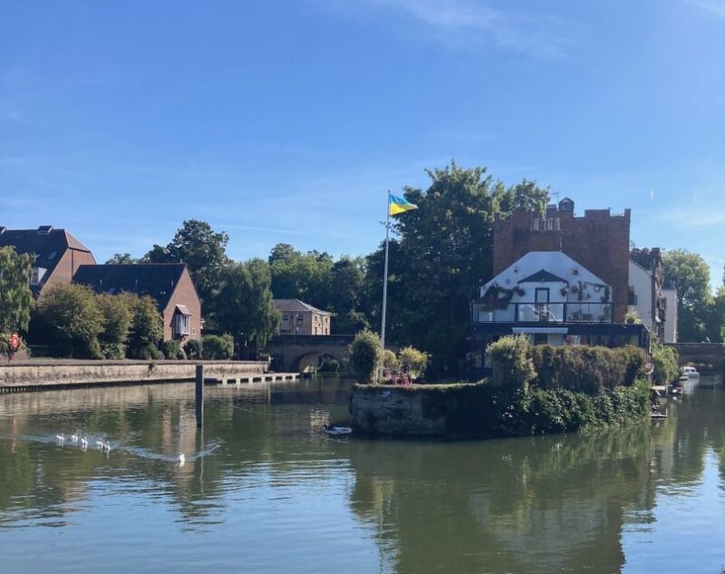 Oxford: Sightseeing Boat Cruise With Prosecco - Passing Through Iffley Lock