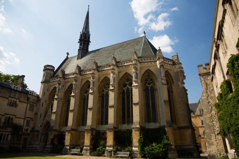 Oxford: Simply Oxford University Walking Tour - Meeting Point