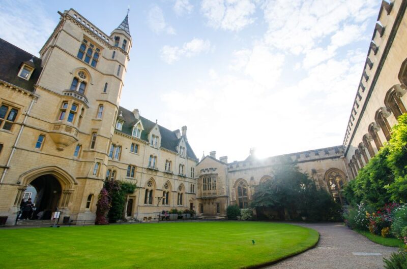 Oxford: University and City Walking Tour With Alumni Guide - Visiting Bodleian Library