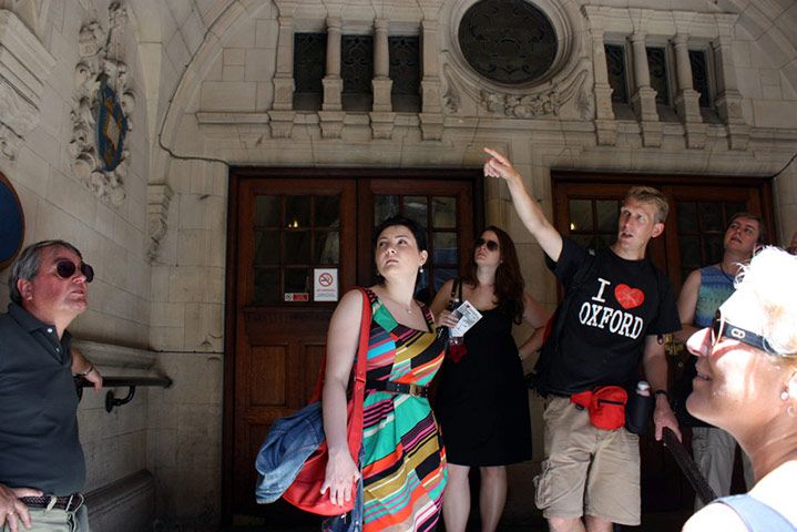 Oxford University: Guided Small Group Walking Tour - Pricing and Booking