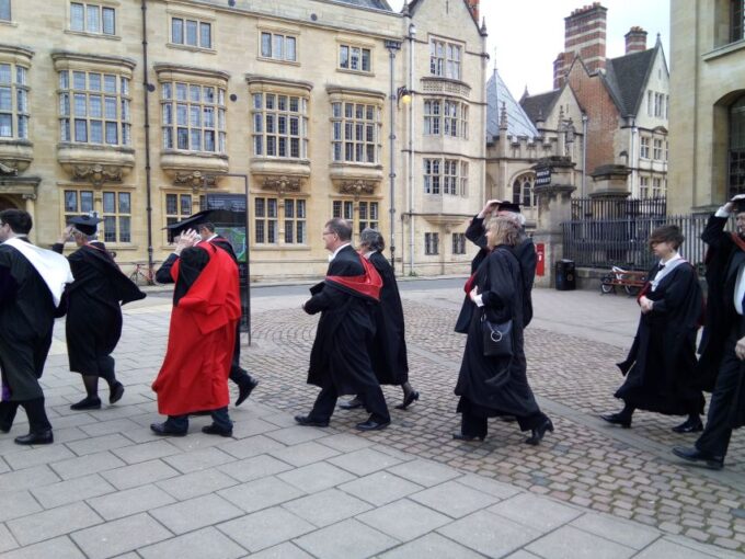 Oxford University: Guided Small Group Walking Tour - Group Size Advantage