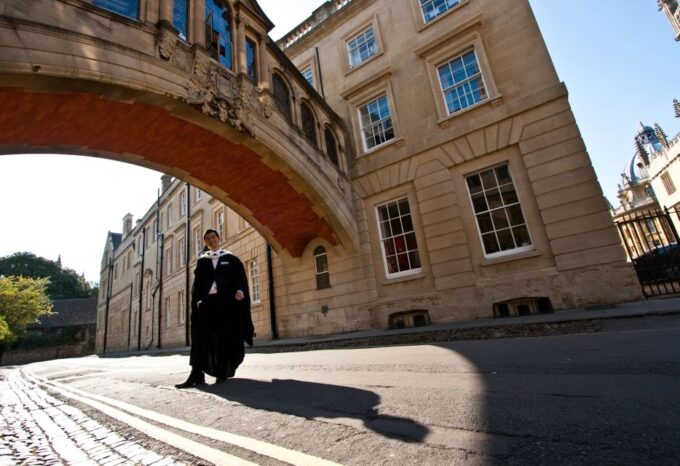 Oxford University: Guided Small Group Walking Tour - Review Highlights