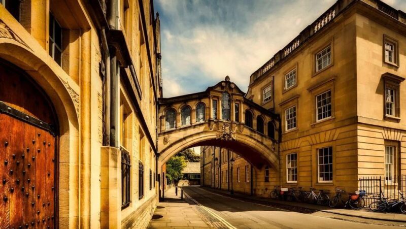 Oxford University Private Guided Walking Tour - Keble Colleges Controversial Architecture