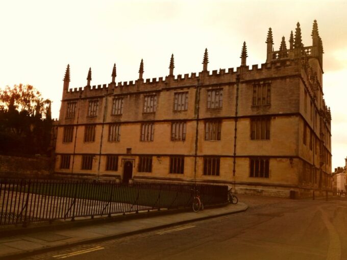 Oxford: University Tour for Prospective Students - Reserving the Tour