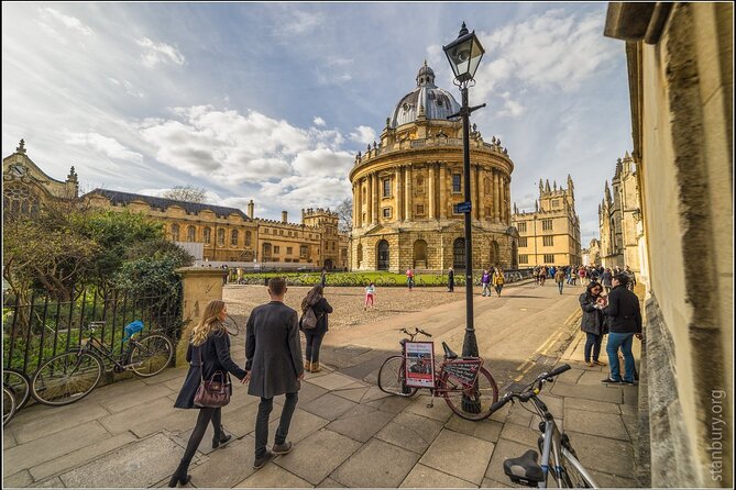 Oxford Walking Tour - Discover Its University and Traditions - Bridge of Sighs and Bodleian Library