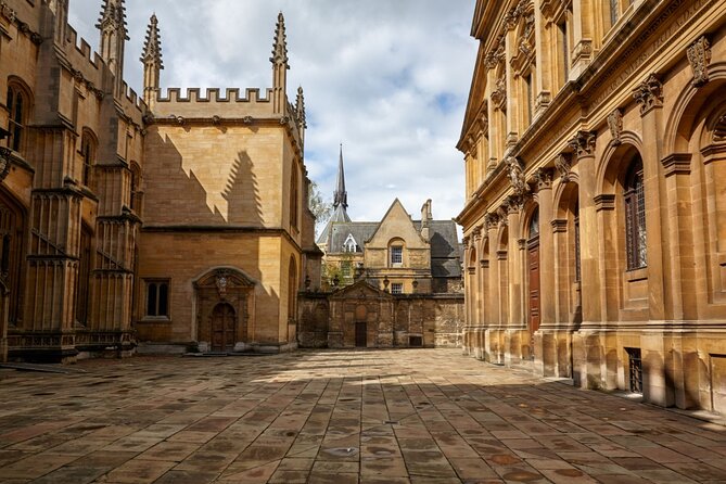 Oxford's Architectural Gems: A Historic Walk - Visiting Bodleian Library