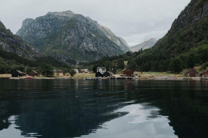 Øystese: Exclusive Fyksesund Private RIB Fjord Safari - Languages Offered
