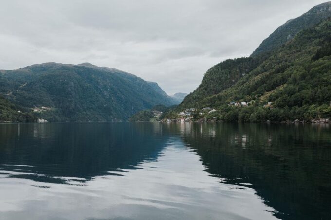 Øystese: Exclusive RIB Hardangerfjord Safari to Fyksesund - Booking and Logistics
