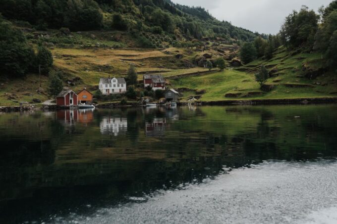 Øystese: Hardangerfjord RIB Safari to the Fyksesund Branch - Accessibility Considerations