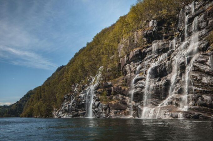 Øystese: Private RIB Fjord Tour & Secluded Viewpoint Hike - Important Considerations