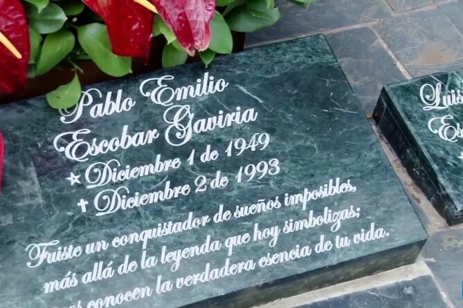 Pablo Escobar + Comuna 13 Private - Edificio Mónaco