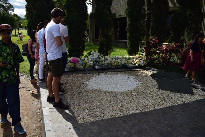 Pablo Escobar Tour Medellin - Knowledgeable Guide