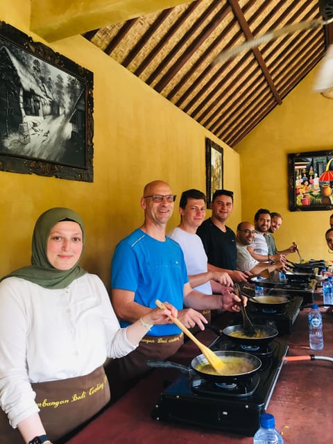 Packages Cooking Class and Romantic Dinner in a Local Home - Key Points