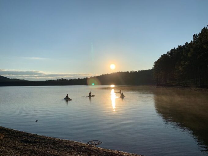 Pactola Lake: Private Kayak or Paddleboard Experience - Amenities and Inclusions