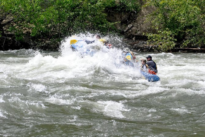 Paddles and Pints: Brewery Tour and Whitewater Rafting on the Wenatchee River - Group Size