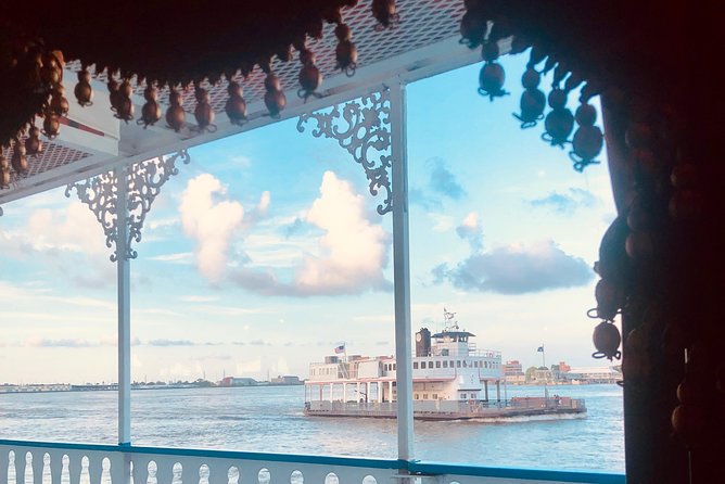 Paddlewheeler Creole Queen Historic Mississippi River Cruise - Highlights of the Mississippi River Journey