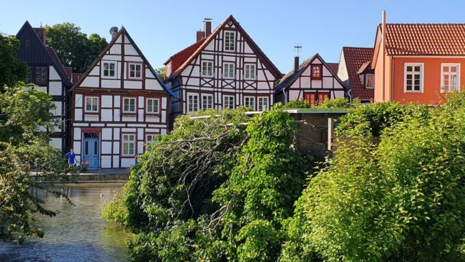 Paderborn: Old Town Highlights Self-guided Tour - Tour Duration and Distance