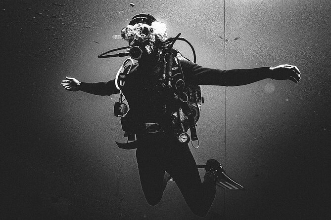 PADI Scuba Diving Courses in Tenerife: All Specialities Until Divemaster - Specialty Diving Courses
