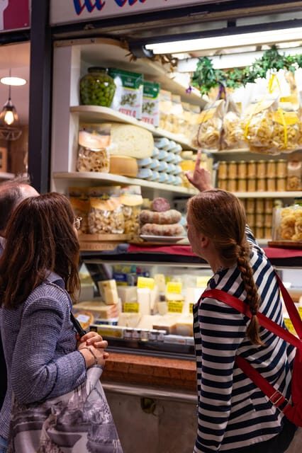 Padua: Experience Padova Like a Local –authorized Tour Guide - Vibrant Markets at Piazza Delle Erbe and Piazza Della Frutta