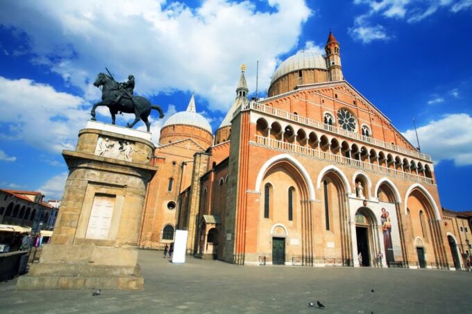 Padua: Private City Walking Tour & Scrovegnis Chapel Visit - Explore Paduas Famous Squares