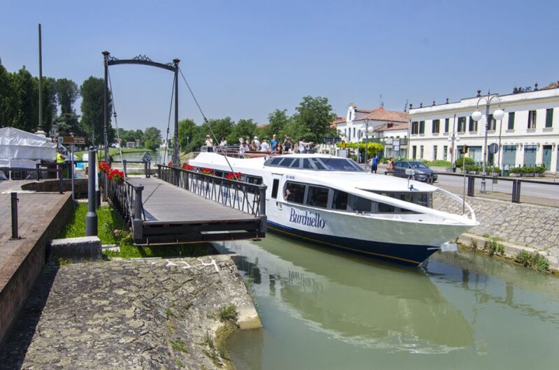 Padua to Venice Boat Cruise of the Brenta Riviera - Accessibility and Luggage Policy