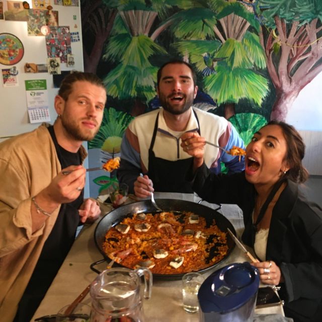 Paella Cooking Experience Near the Center of Valencia - Included Drinks and Desserts