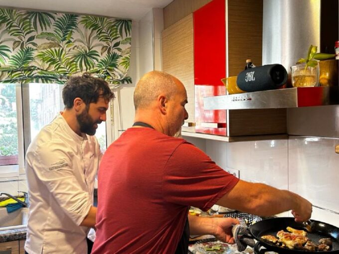 Paella Cooking Experience Near the Center of Valencia - Meeting Point and Location