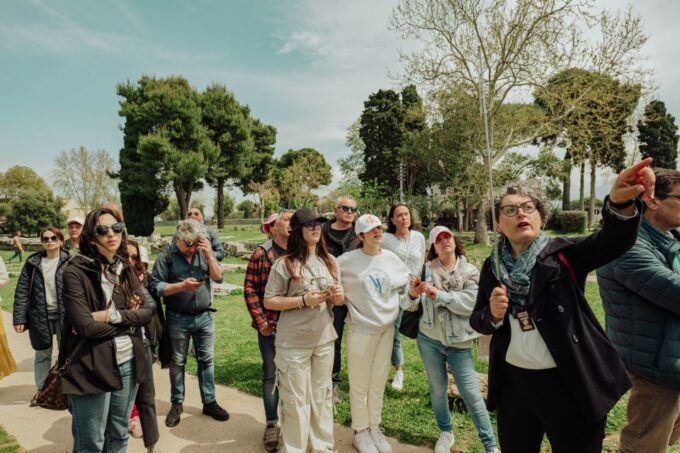 Paestum: Small-Group Tour With an Archaeologist and Tickets - Tour Duration and Languages