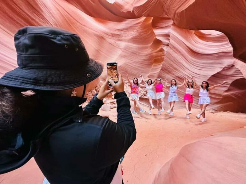 Page: Lower Antelope Canyon Prime Time Entry & Navajo Guide - Key Points