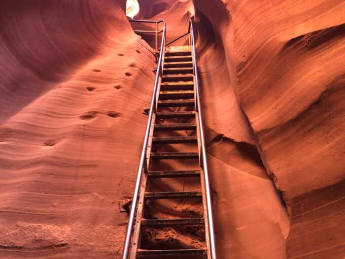 Page: Lower Antelope Canyon Tour With Trained Navajo Guide - Ladders and Timing